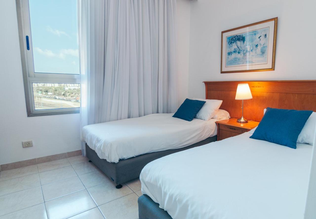 Almog Beach Apartments מגדלי חוף הכרמל חיפה Екстериор снимка