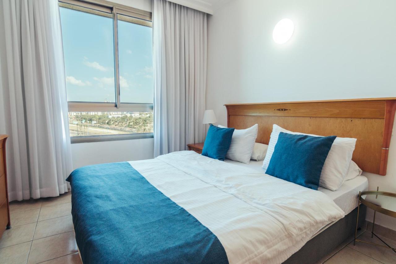 Almog Beach Apartments מגדלי חוף הכרמל חיפה Екстериор снимка