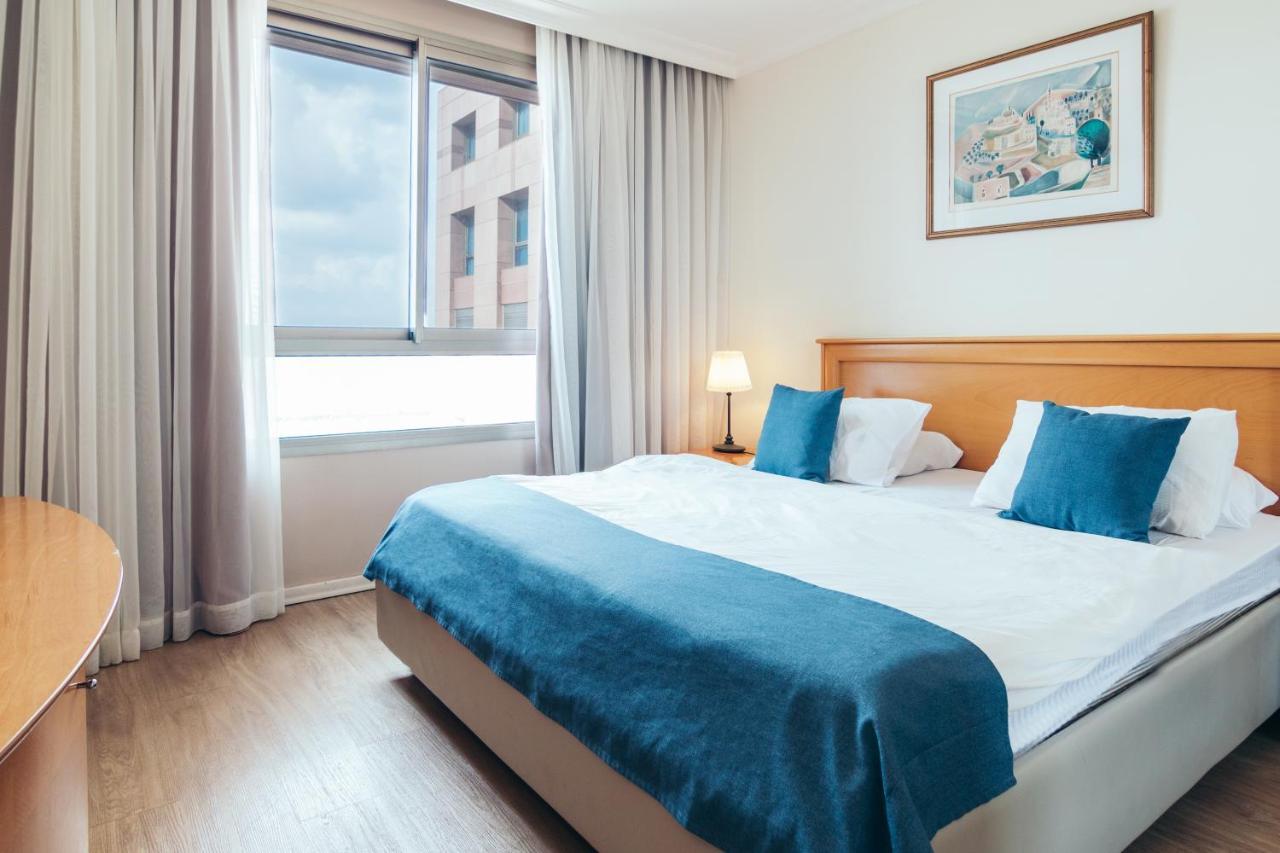 Almog Beach Apartments מגדלי חוף הכרמל חיפה Екстериор снимка