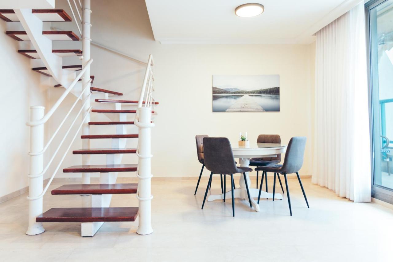 Almog Beach Apartments מגדלי חוף הכרמל חיפה Екстериор снимка