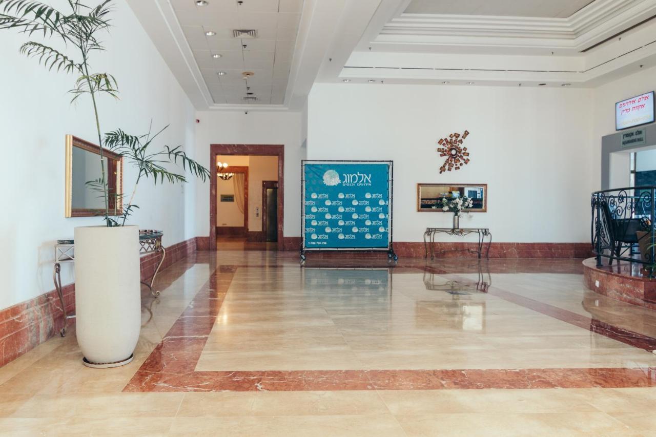 Almog Beach Apartments מגדלי חוף הכרמל חיפה Екстериор снимка