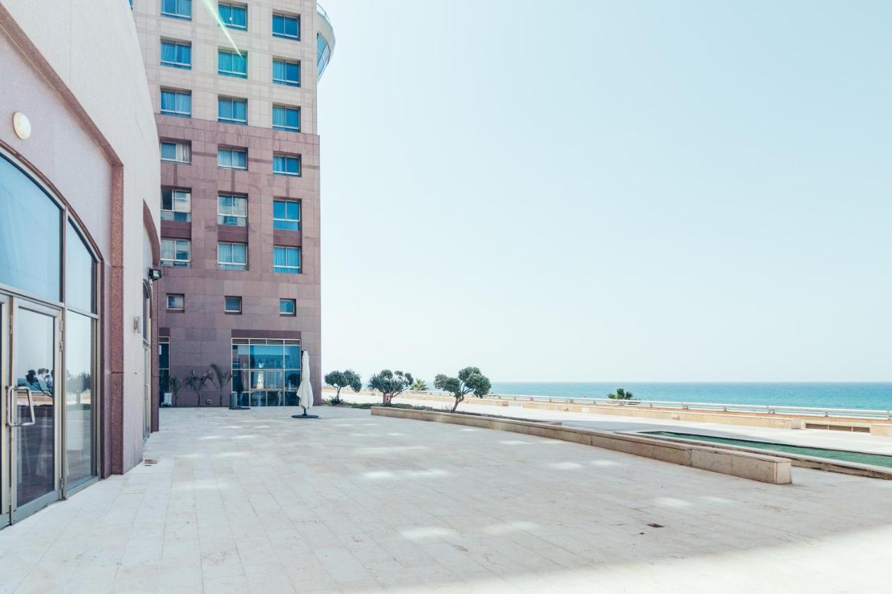 Almog Beach Apartments מגדלי חוף הכרמל חיפה Екстериор снимка