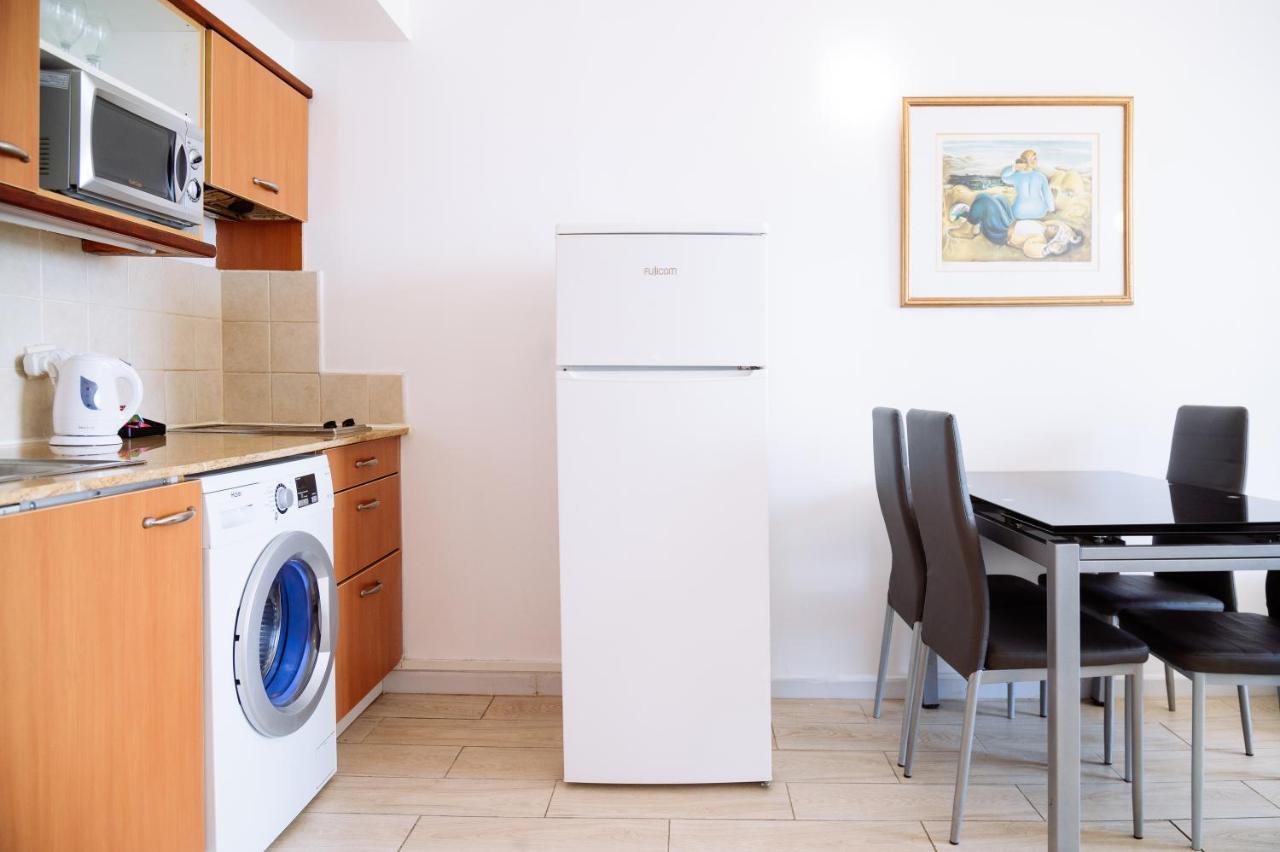 Almog Beach Apartments מגדלי חוף הכרמל חיפה Екстериор снимка
