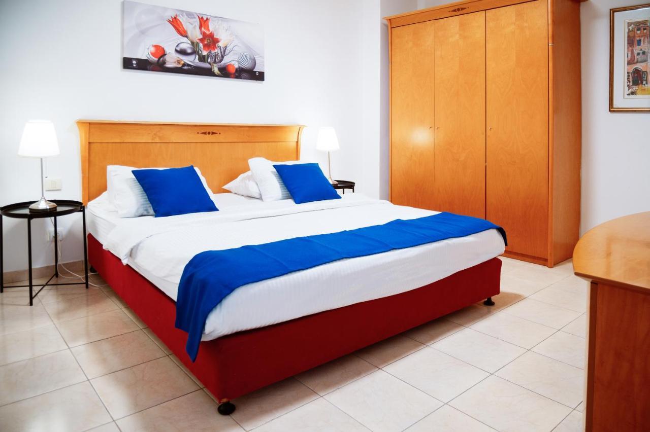 Almog Beach Apartments מגדלי חוף הכרמל חיפה Екстериор снимка