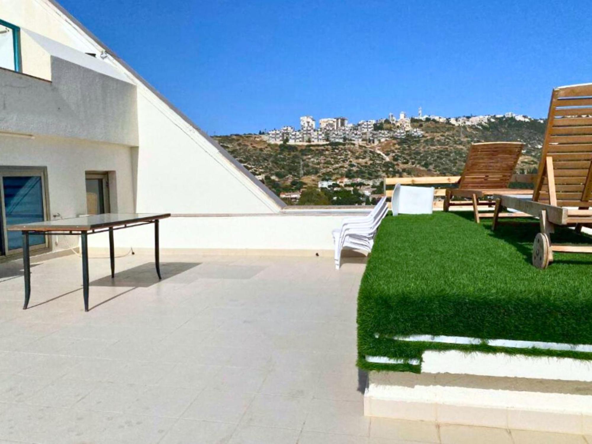 Almog Beach Apartments מגדלי חוף הכרמל חיפה Екстериор снимка
