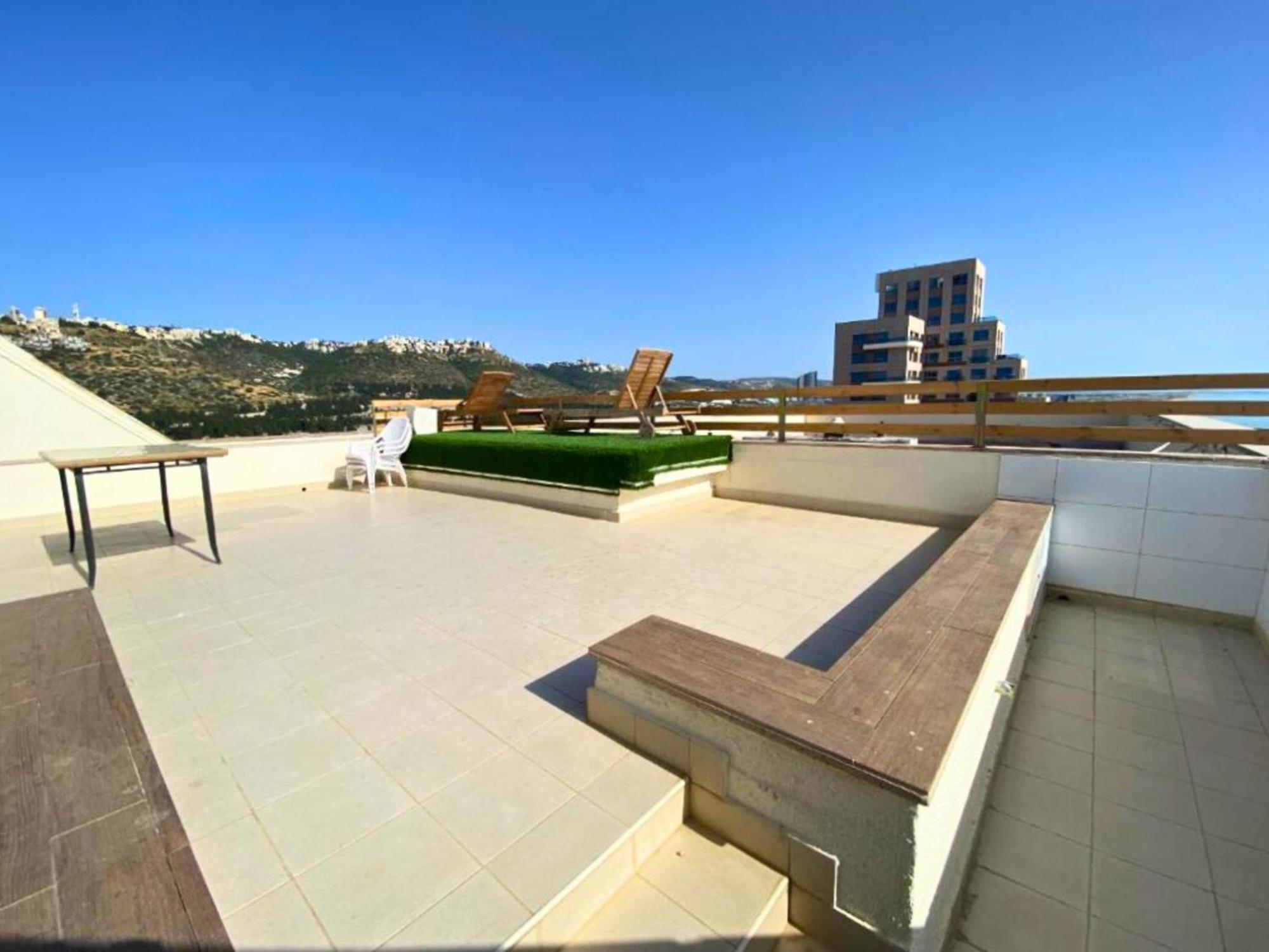 Almog Beach Apartments מגדלי חוף הכרמל חיפה Екстериор снимка