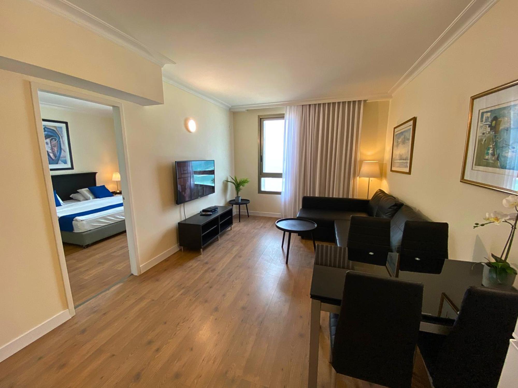 Almog Beach Apartments מגדלי חוף הכרמל חיפה Екстериор снимка