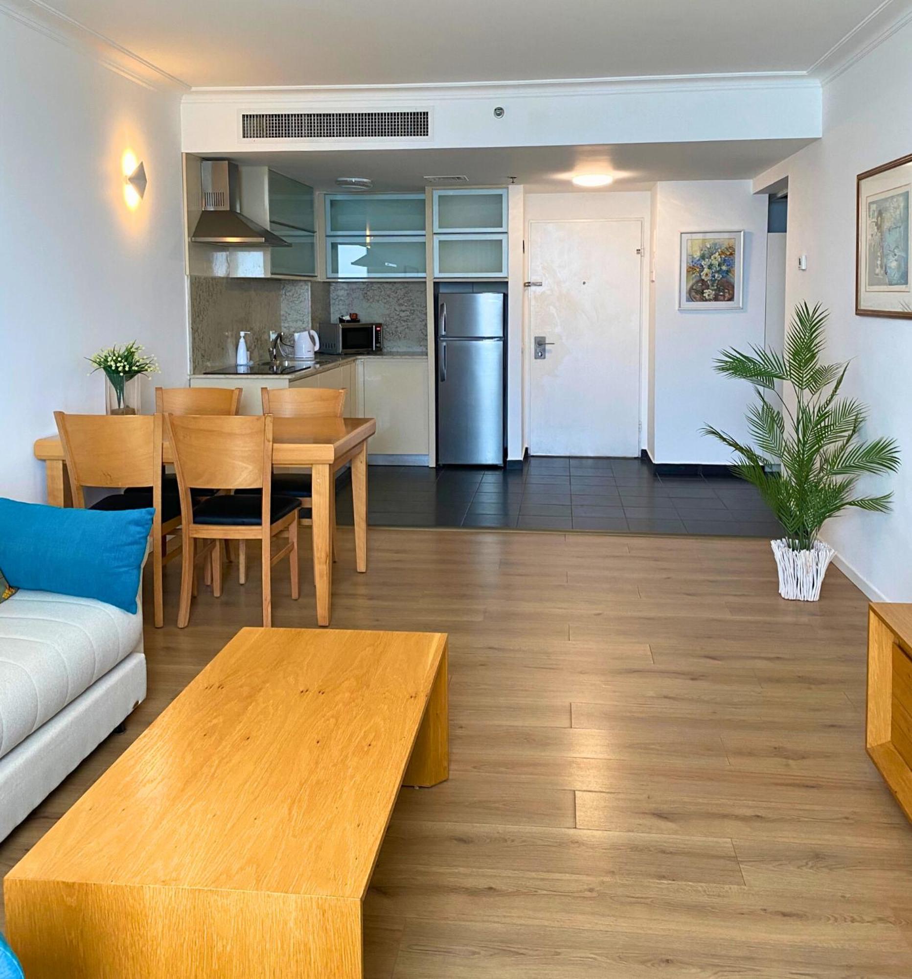 Almog Beach Apartments מגדלי חוף הכרמל חיפה Екстериор снимка