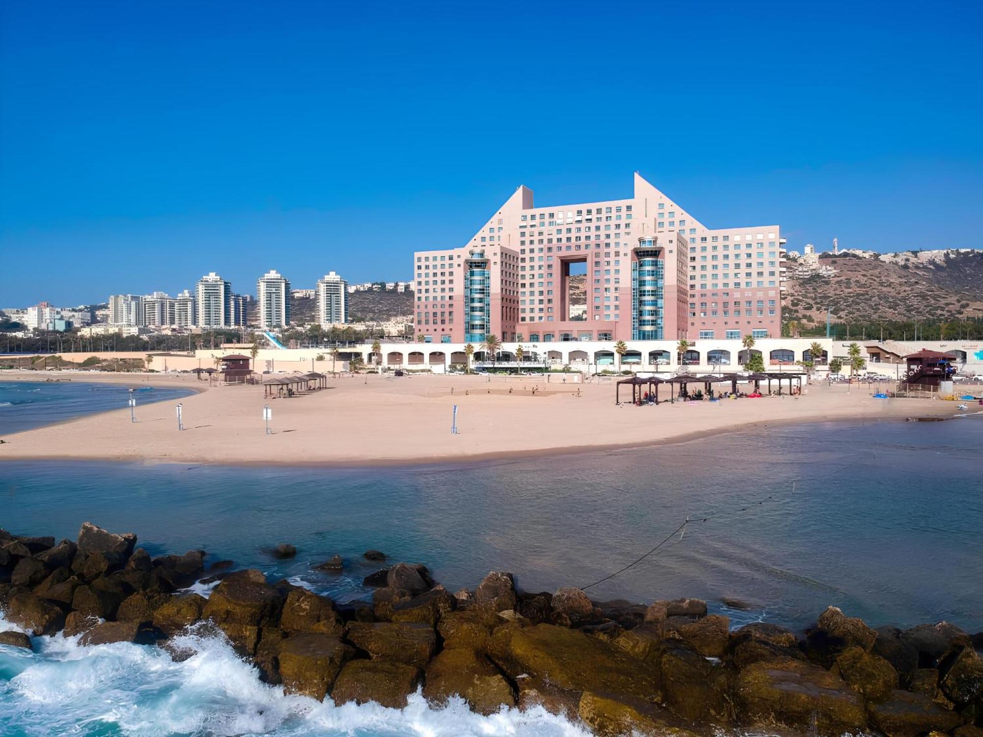 Almog Beach Apartments מגדלי חוף הכרמל חיפה Екстериор снимка